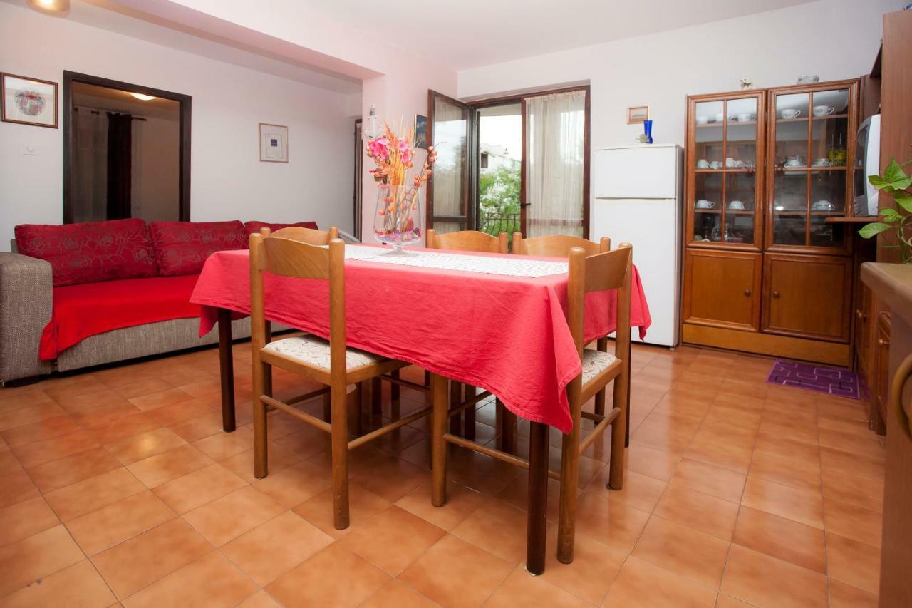 Apartment Regina Rovinj Exterior photo